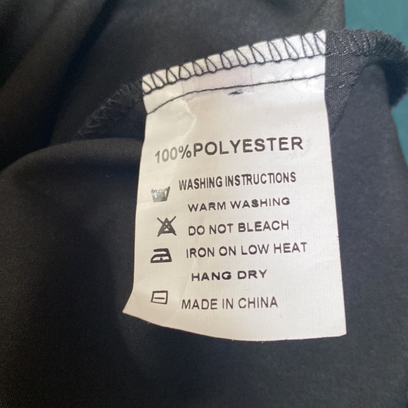 Black parachute pants no size but runs 2XL to 3XL adjustable waist. Never worn - Picture 9 of 9